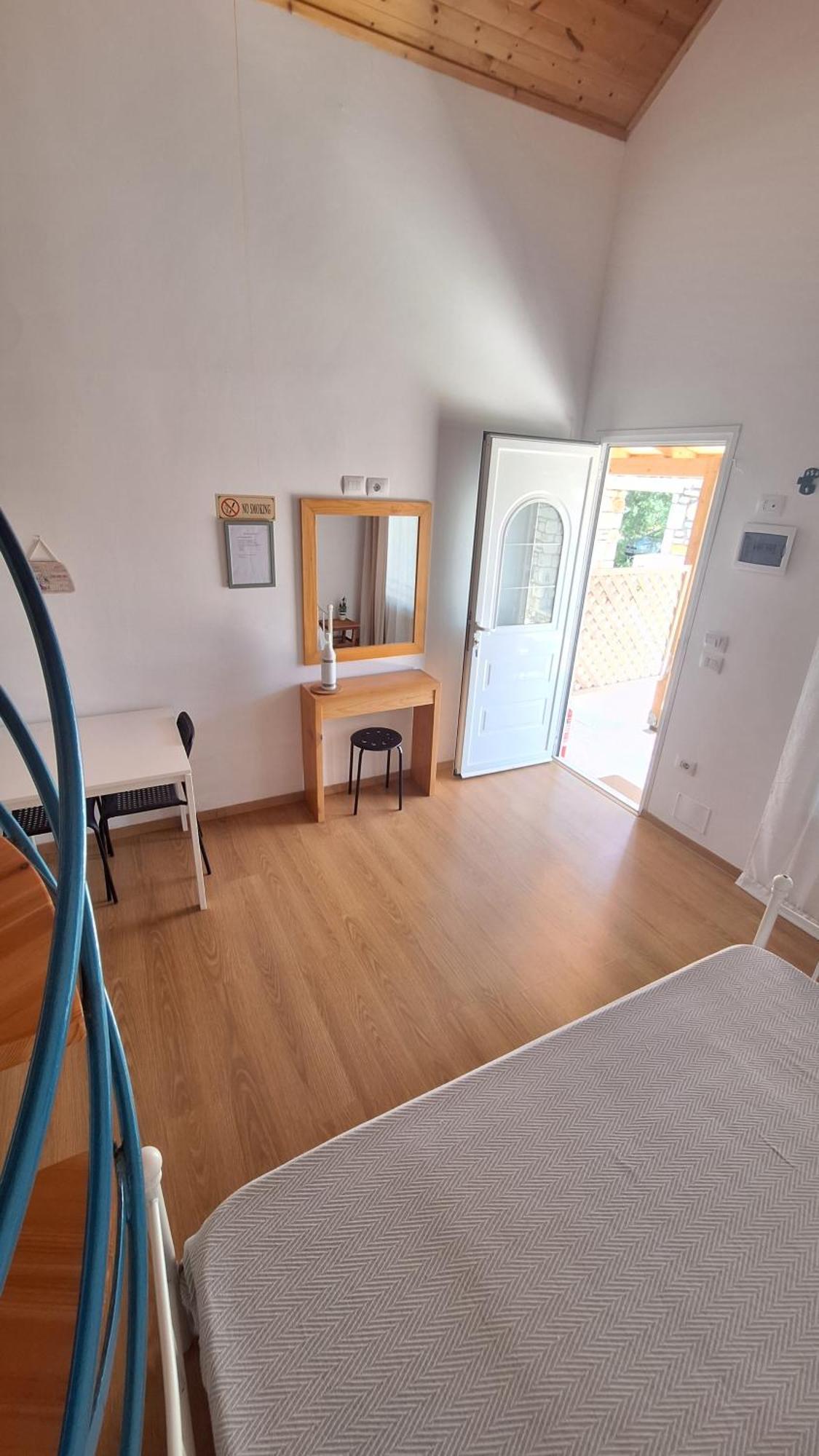Tonea'S Houses Himare Cameră foto